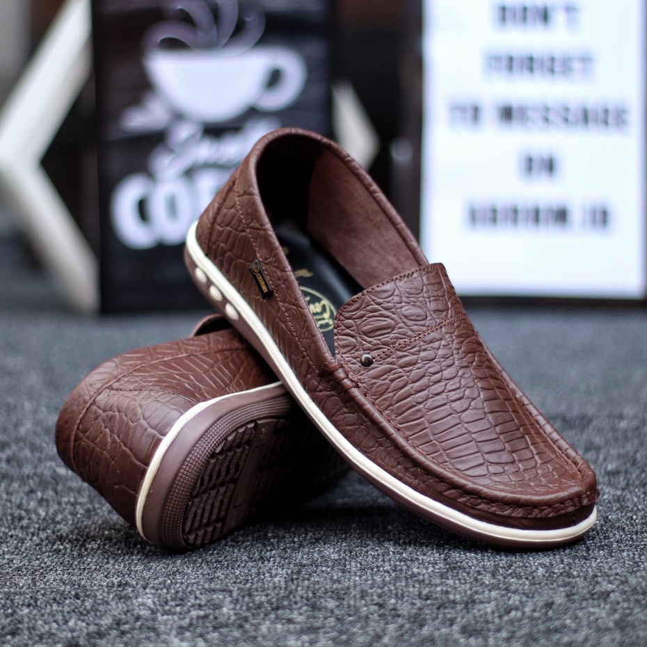 Abrhm Britanic - Sepatu Slip On Casual Pria Kulit Asli Slop Anti Slip Kerja Kantor