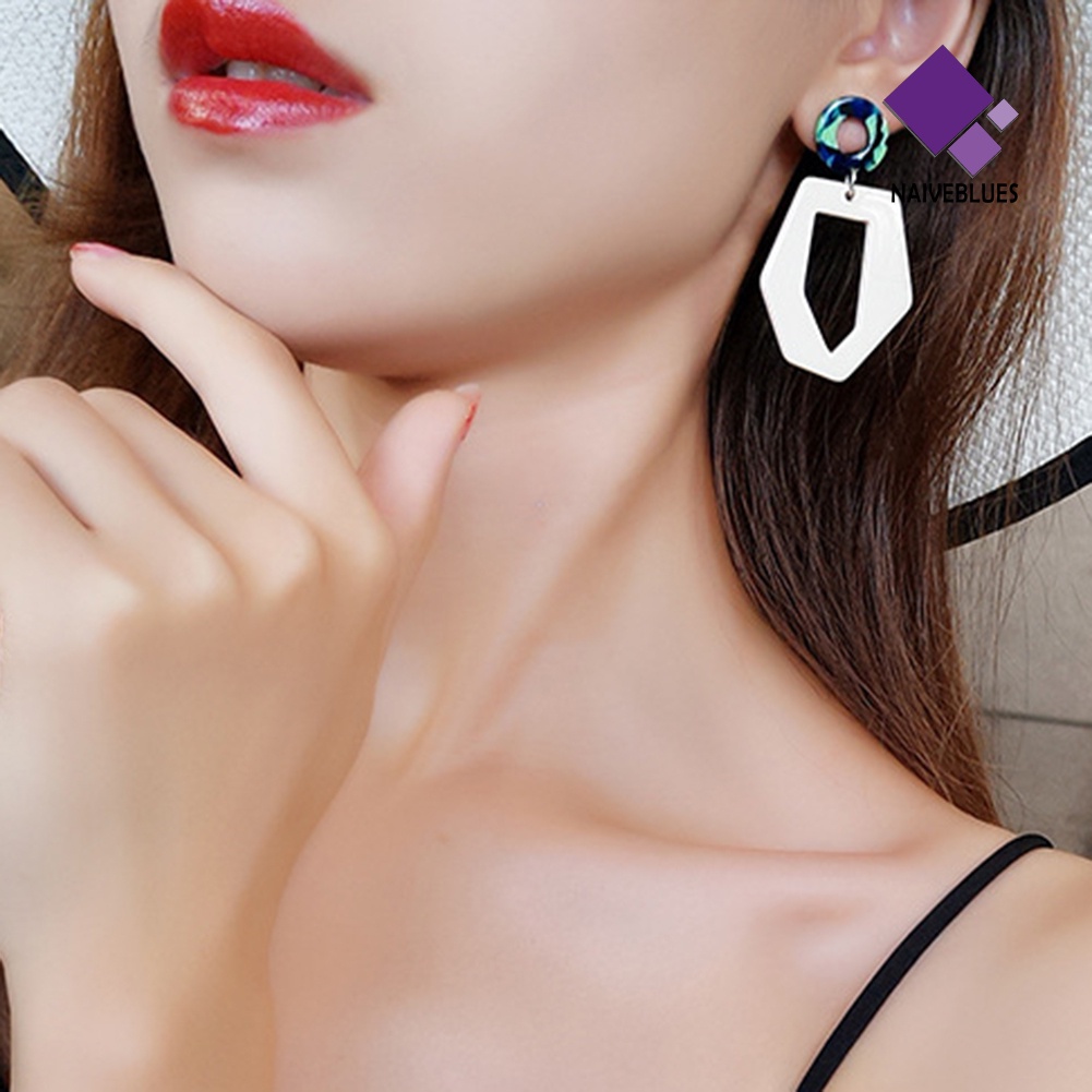 Anting Stud Panjang Bentuk Hexagon Hollow Lingkaran Bahan Akrilik Untuk Wanita