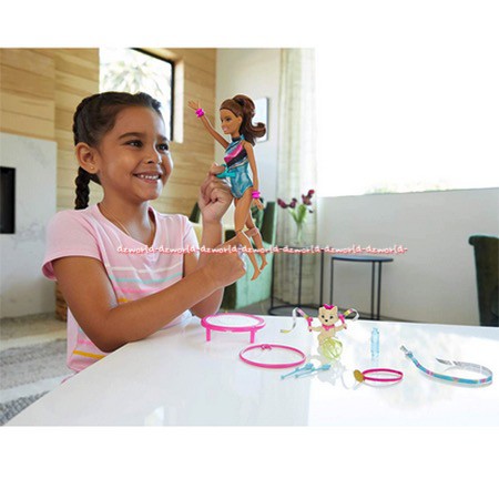 Barbie spin n twirl Gymnast mainan boneka barbie lomba dengan piagam