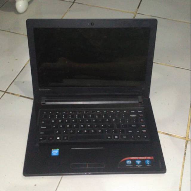 Laptop LENOVO Ideapad 300