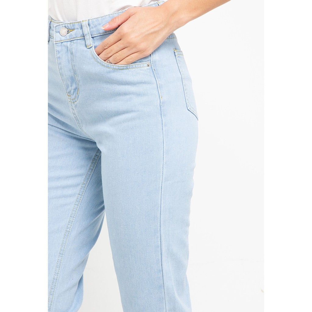 Dazina Plain Boyfriend Jeans Loose in Light Blue Celana Jeans Wanita