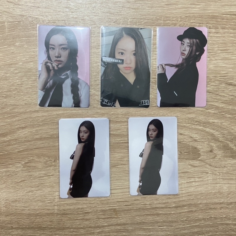 LE SSERAFIM FEARLESS MONOCHROME BOUQUET PC PHOTOCARD KIM GARAM HUR YUNJIN HEO BLACK PETROL VOL 1