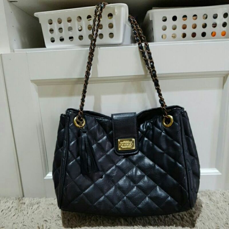 Preloved shoulder bag hitam rantai brand Cambio