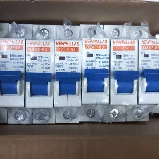 NEW PALLAS MCB C20 Mini Circuit Breaker Listrik SNI LMK 20A 20 Amper