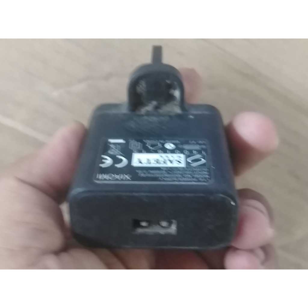 Batok Kepalanya Saja Ori Xiaomi Uk Standard Adapter  Charger 1a Output 5v 1 A 5.0 V 1.0 A ori asli