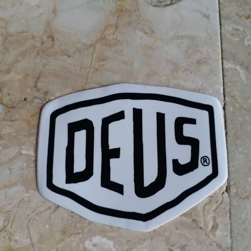 

Stiker Deus Ex Machina Bayland