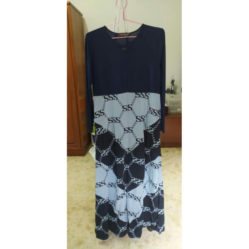sumaya dress in navy sisesa