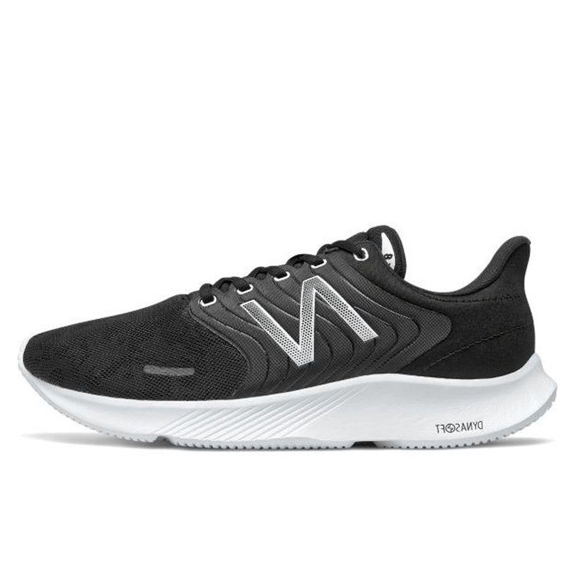 Sepatu Pria New Balance 068 Training V1 Hitam Putih Original
