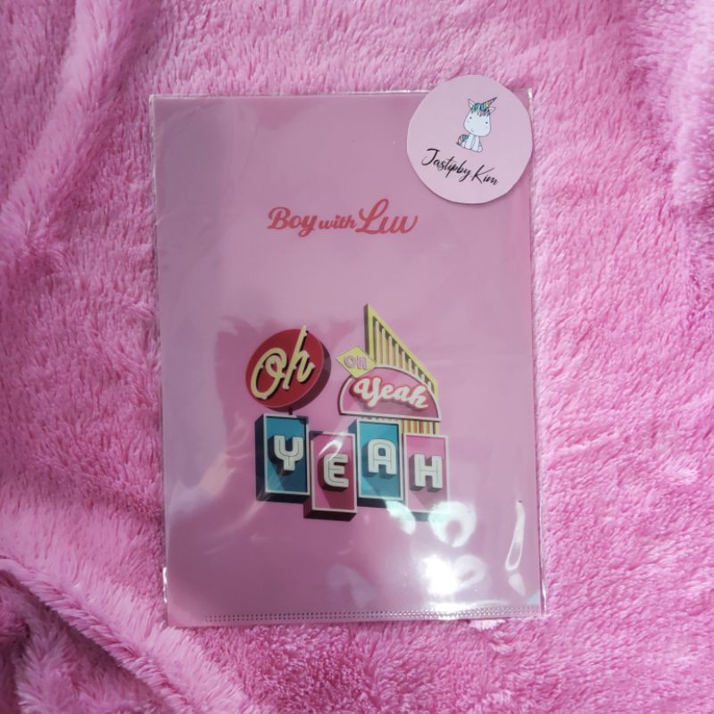 

OFFICIAL L HOLDER BOY WITH LUV BTS POP UP STORE