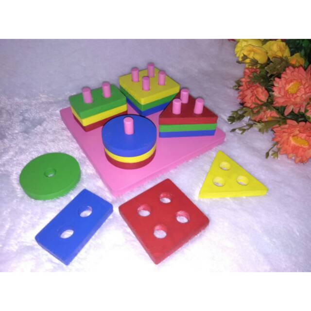 MENARA geometri kotak