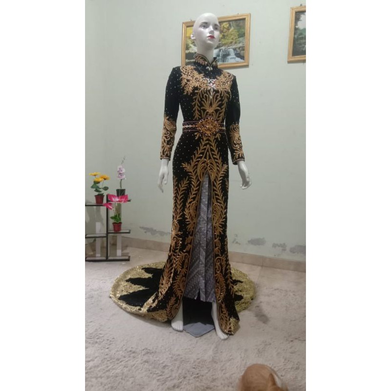 KEBAYA BLUDRU PENGANTIN ADAT JAWA