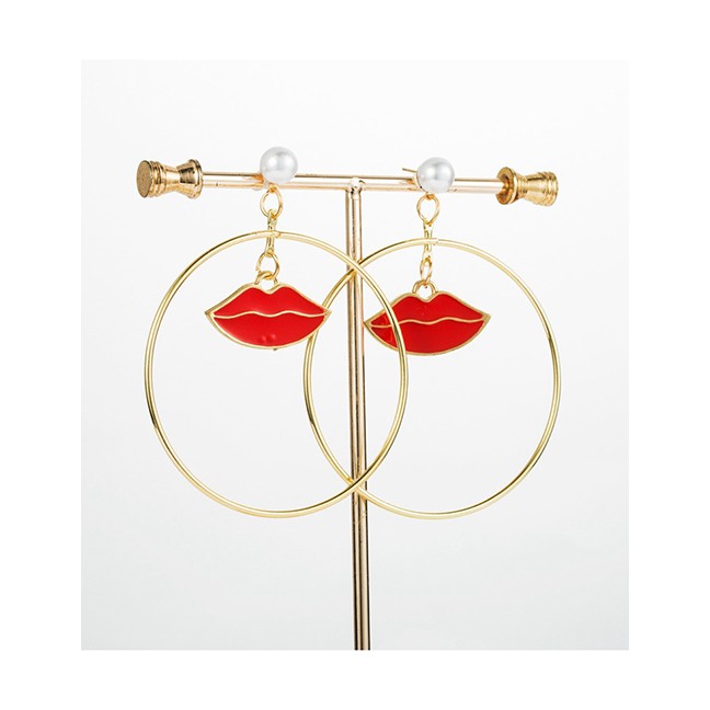 LRC Anting Tusuk Fashion Gold Gold-plated Love Artificial pearl Earrings D44803