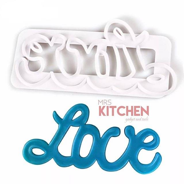 CETAKAN LOVE PLASTIC FONDANT COOKIES CUTTER
