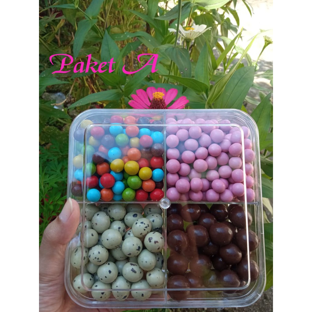 

Coklat Karakter - Parcel Coklat 4 sekat - Coklat Berkualitas , netto 550g