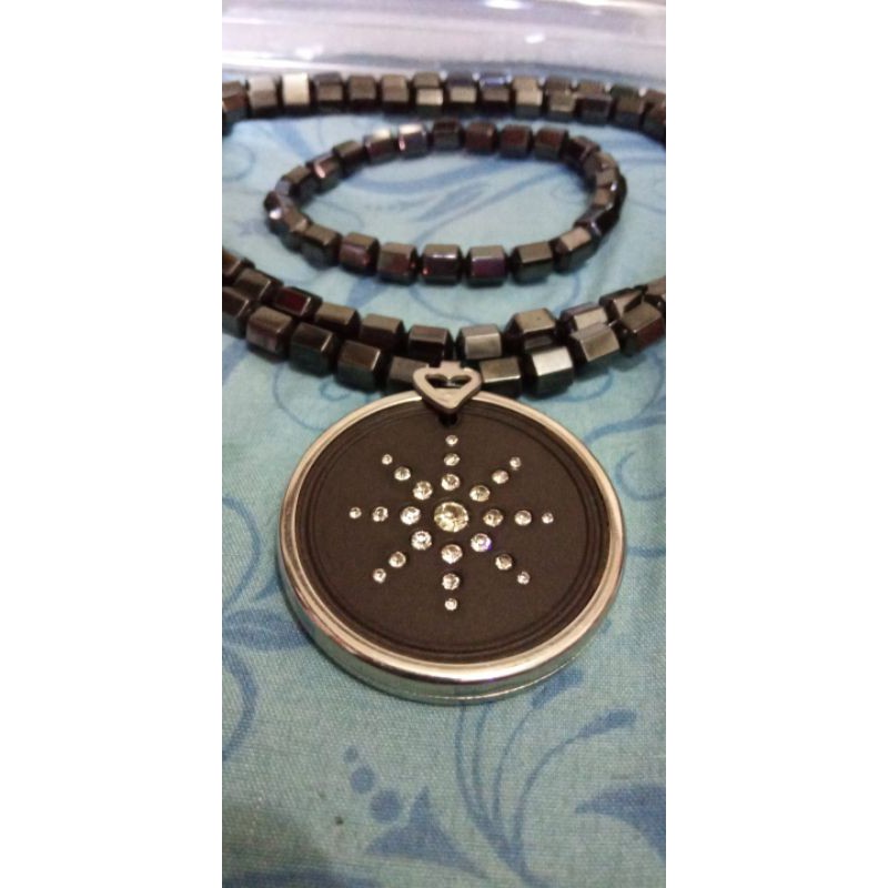 Quantum pendant + Bio magnetic