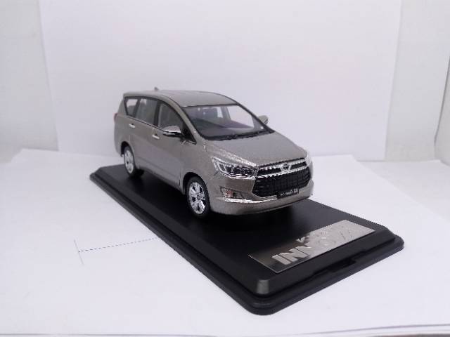 Diecast Miniatur Mobil Toyota Kijang Innova Reborn Diecast Mobil Original Asli Harga Murah