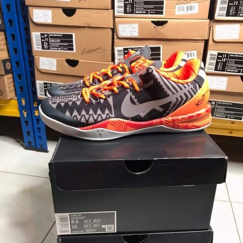 SEPATU BASKET NIKE KOBE 8 LOW BHM