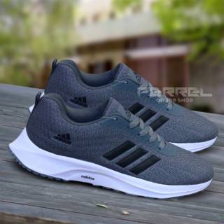  Sepatu  Pria Running  Sneakers Adidas  Vegassus El Collo 