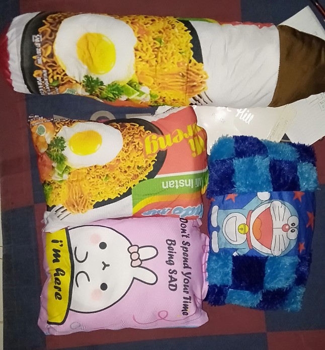Set Snack Bantal Guling Indomie Bahan Polimicro