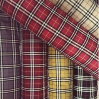 Kain Katun Burberry Motif Modern Meteran Roll