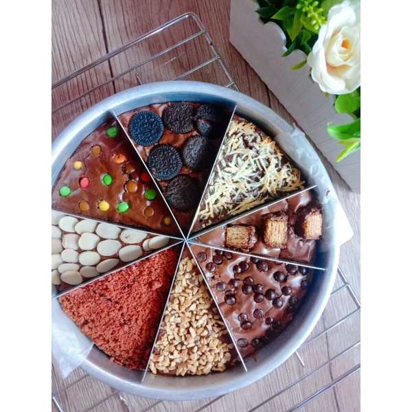 

Brownies sekat PIZZA[brownies panggang]20x20 by Republik