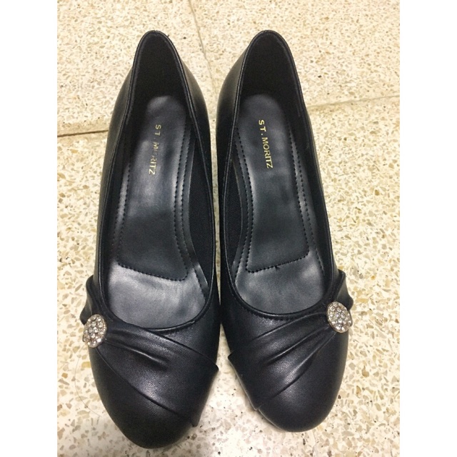 Sepatu pantofel wanita ukuran 38 merek ST Moritz