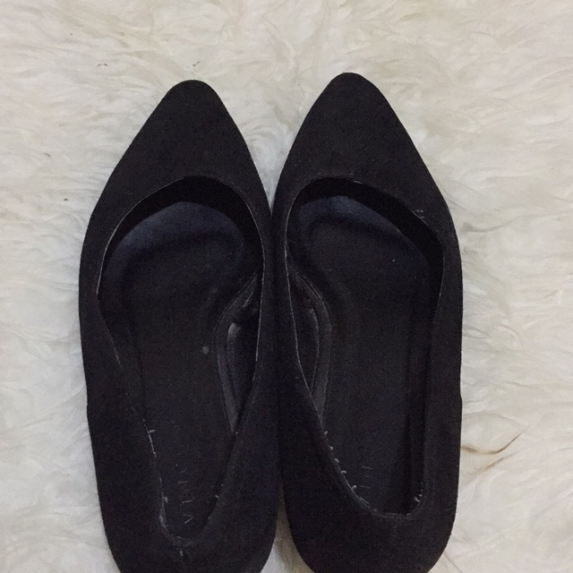 Sepatu wedges Vincci warna hitam size 7