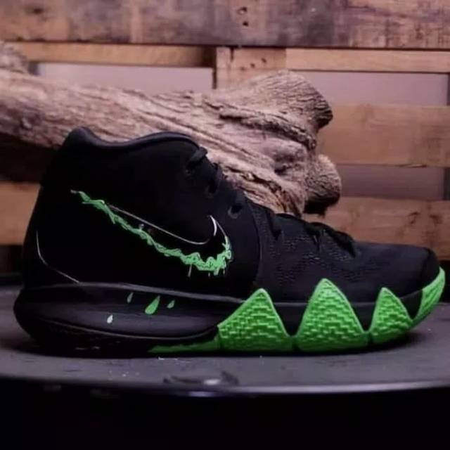 Sepatu Basket Kyrie 4 Halloween