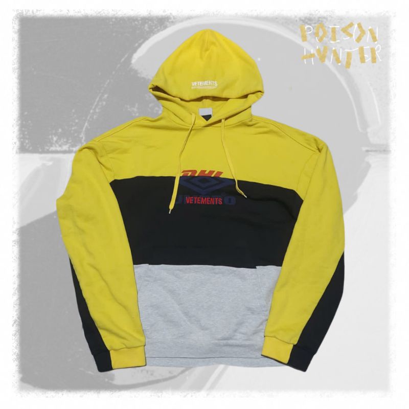 VETEMENTS x DHL x UMBRO HONGKONG EDITION PULLOVER HOODIE