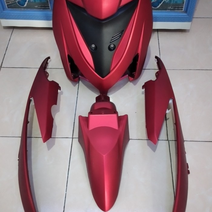 Cover full body halus vario 110 karbu lama merah doff