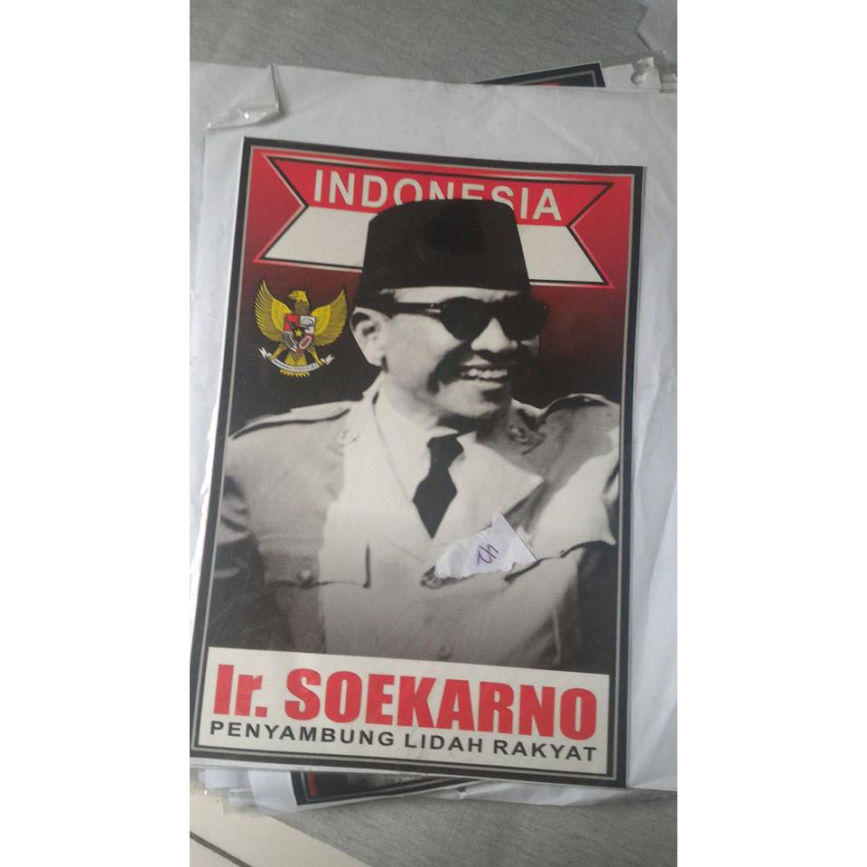 

STIKER 33X26 CM SOEKARNO V1