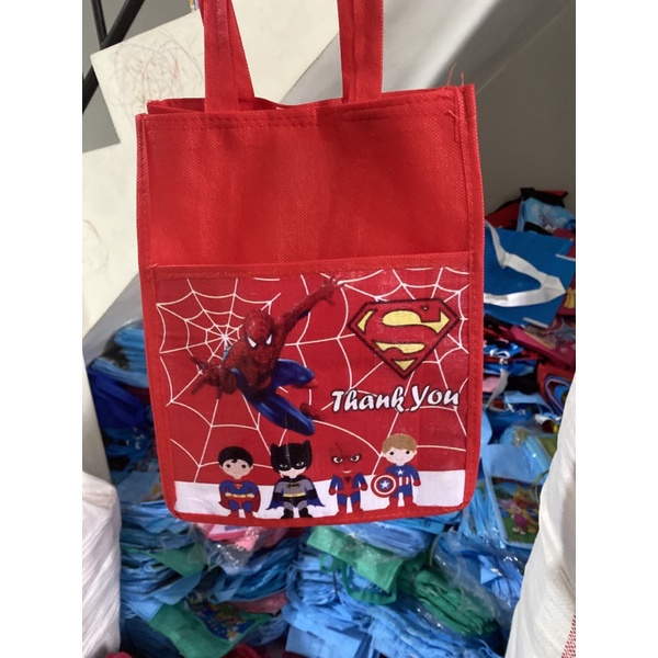 

TERLARIS TAS ULTAH ANAK SIZE 20x14x26 READY ANEKA KARAKTER IKUT STOCK