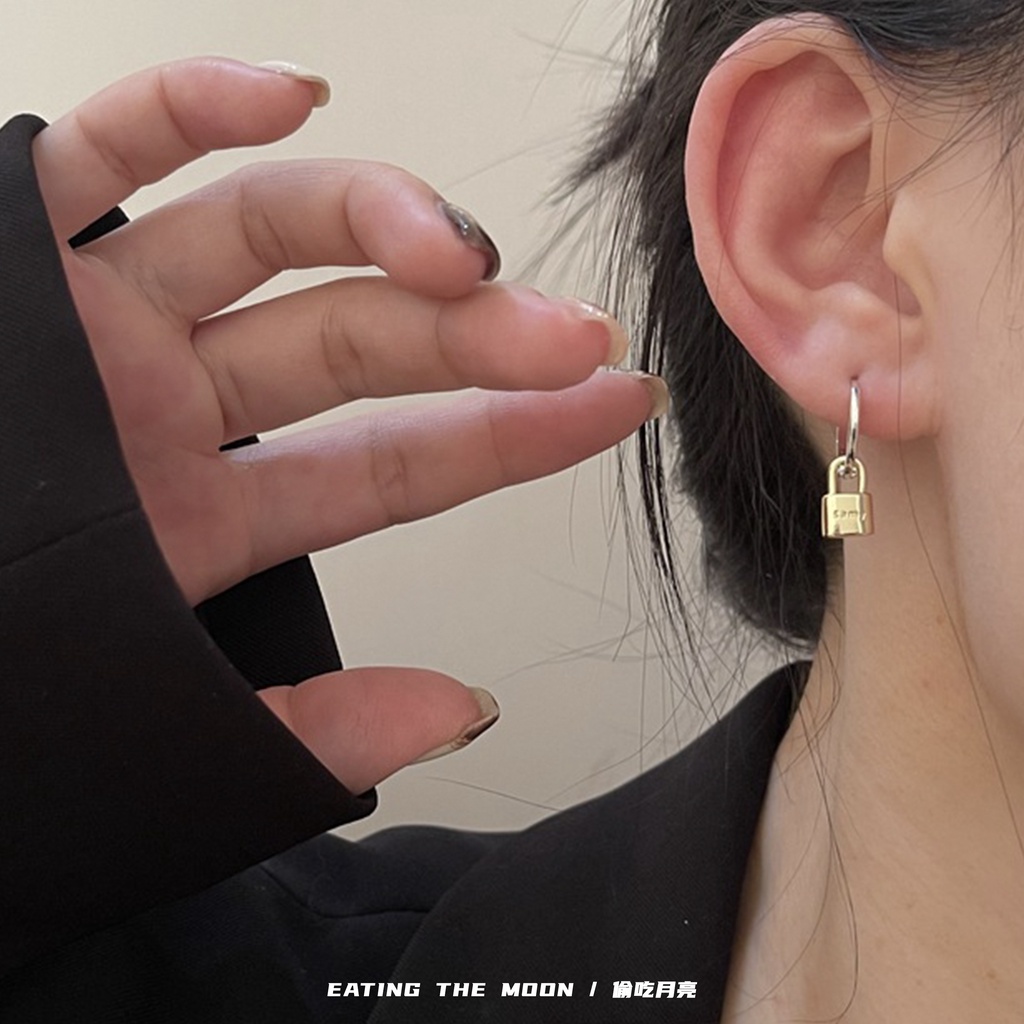 Anting Bentuk Lingkaran Bahan S925 Silver Warna Emas Gaya Korea Untuk Wanita