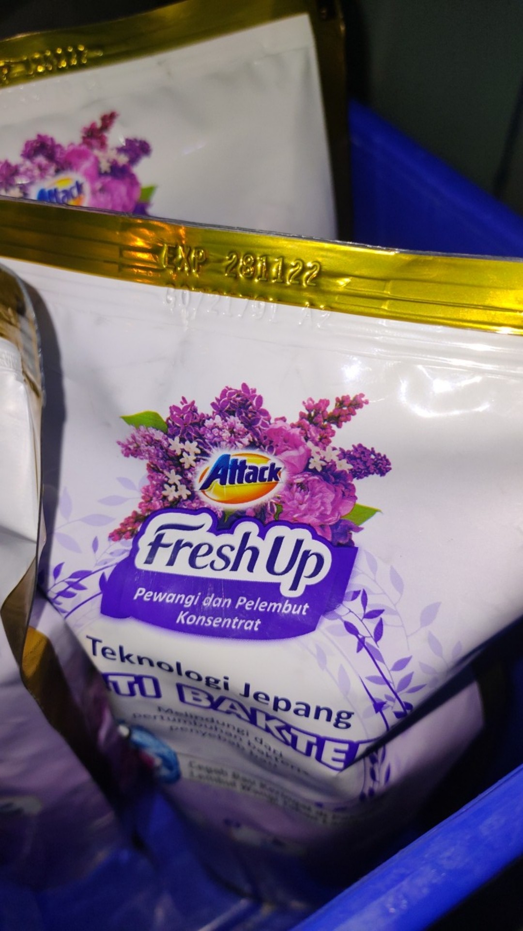 Attack Fresh Up Softener Sakura Blossom Dazzling Lilac & Joyful Paradise 700+100 Ml