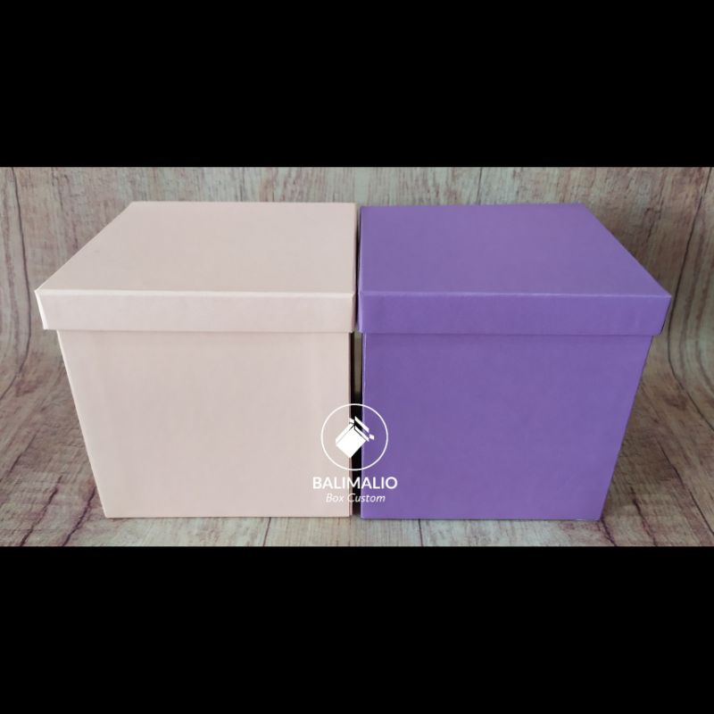 

BOX PERSEGI 15x15 T.15cm/ Box Hampers / Kotak Kado