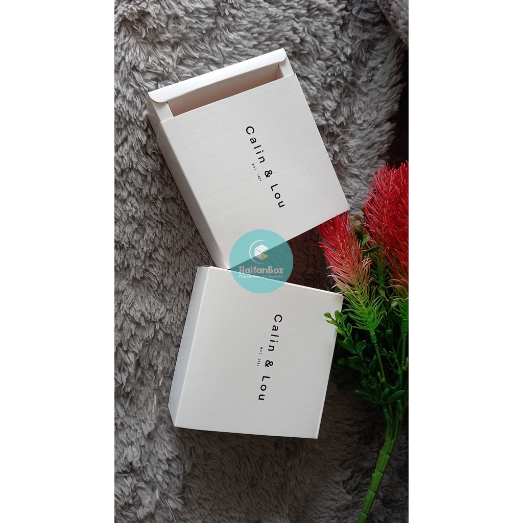 

Kotak serum Kotak kado kecil Box sliding Box kue Box perhiasan Kotak Perhiasan ukuran 9x9x4