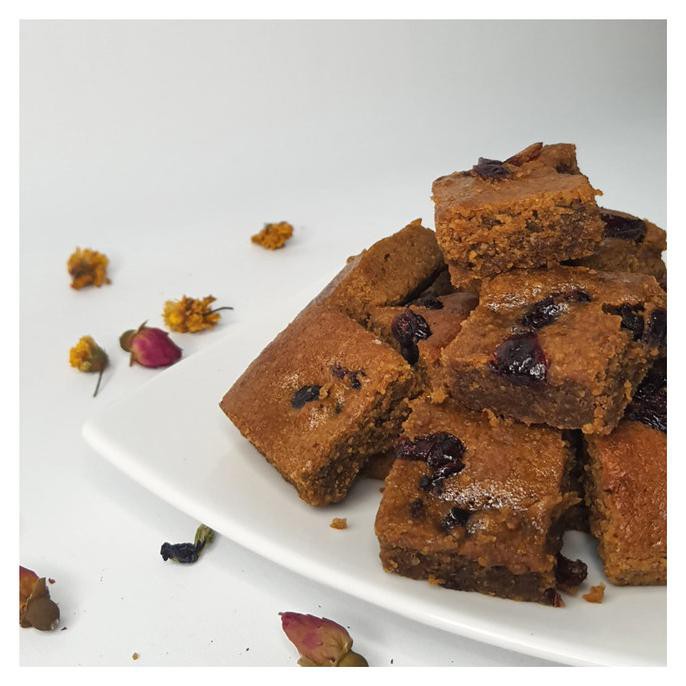 

Cinnamon Berry Blondies