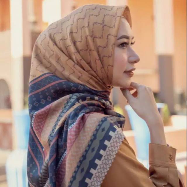 Preloved scarf heaven lights