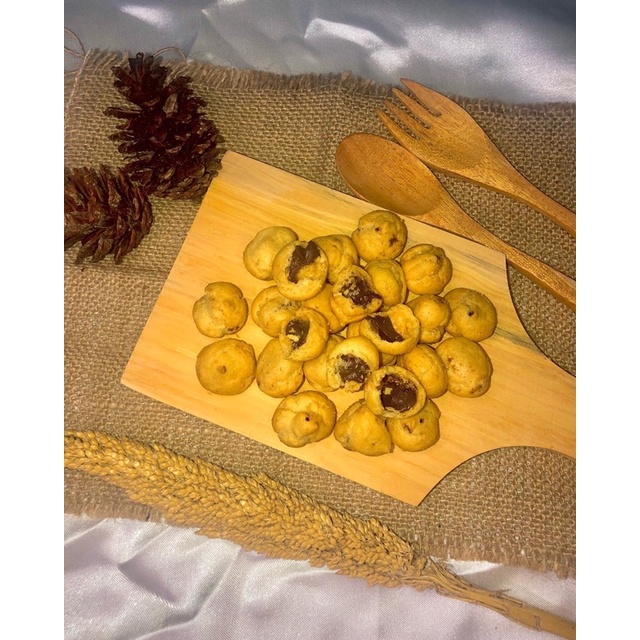 

Soes Kering isi Coklat