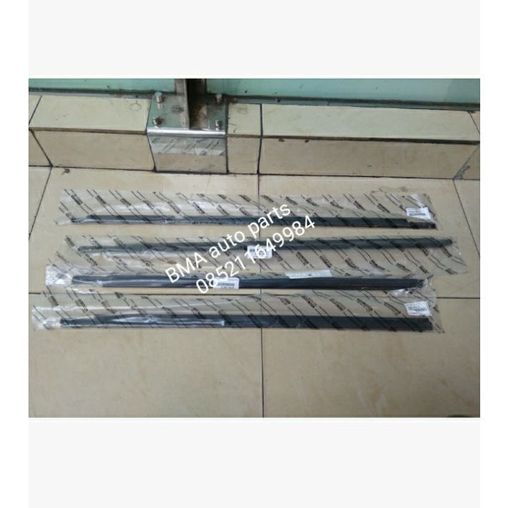 karet kaca pelipit luar Innova 2005 2006 2007 2008 2009 2010 2011 2012 2013 2014 2015 Original