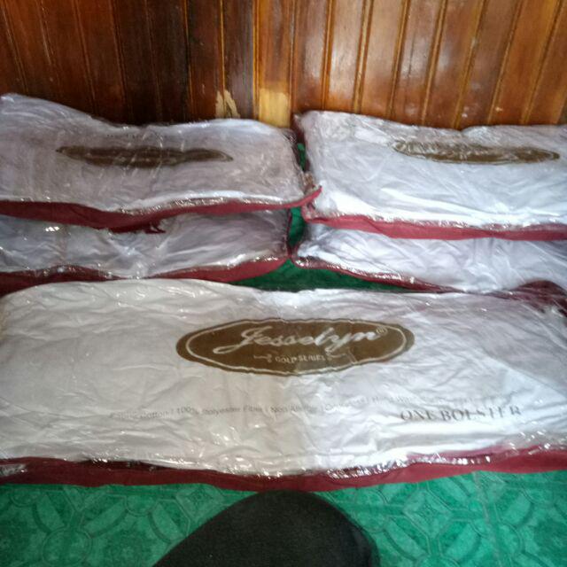 Bantal Jumbo /bantal Tidur 1pc /bantal Hotel Jesselyn Gold