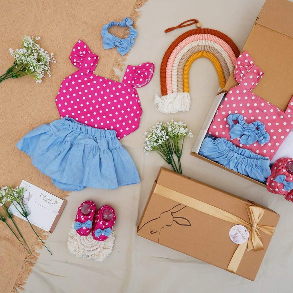 LIO035 Girls Baby Hampers 0-12 months/ Hampers bayi newborn/ Kado bayi/ baby girl gift set-Sarah Fanta