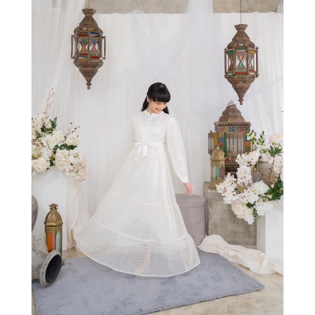 LACE SUMBA SERIES (WHITE) RAYA COLLECTION