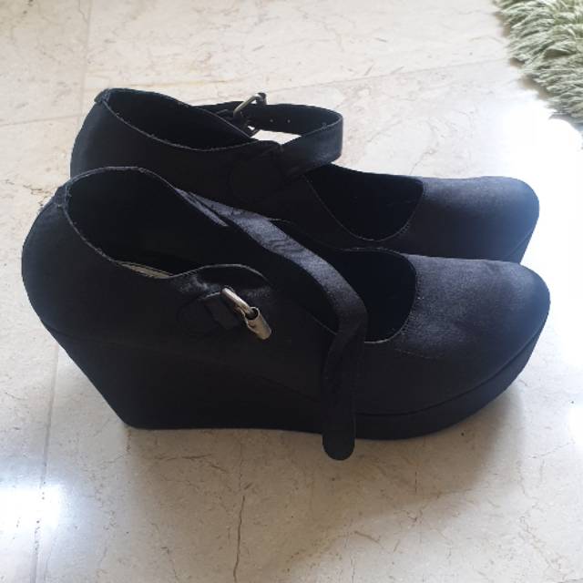 Preloved Wedges I wear UP