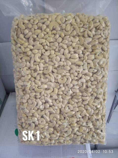 

Kacang Mede Utuh Sk1 1kg mentah