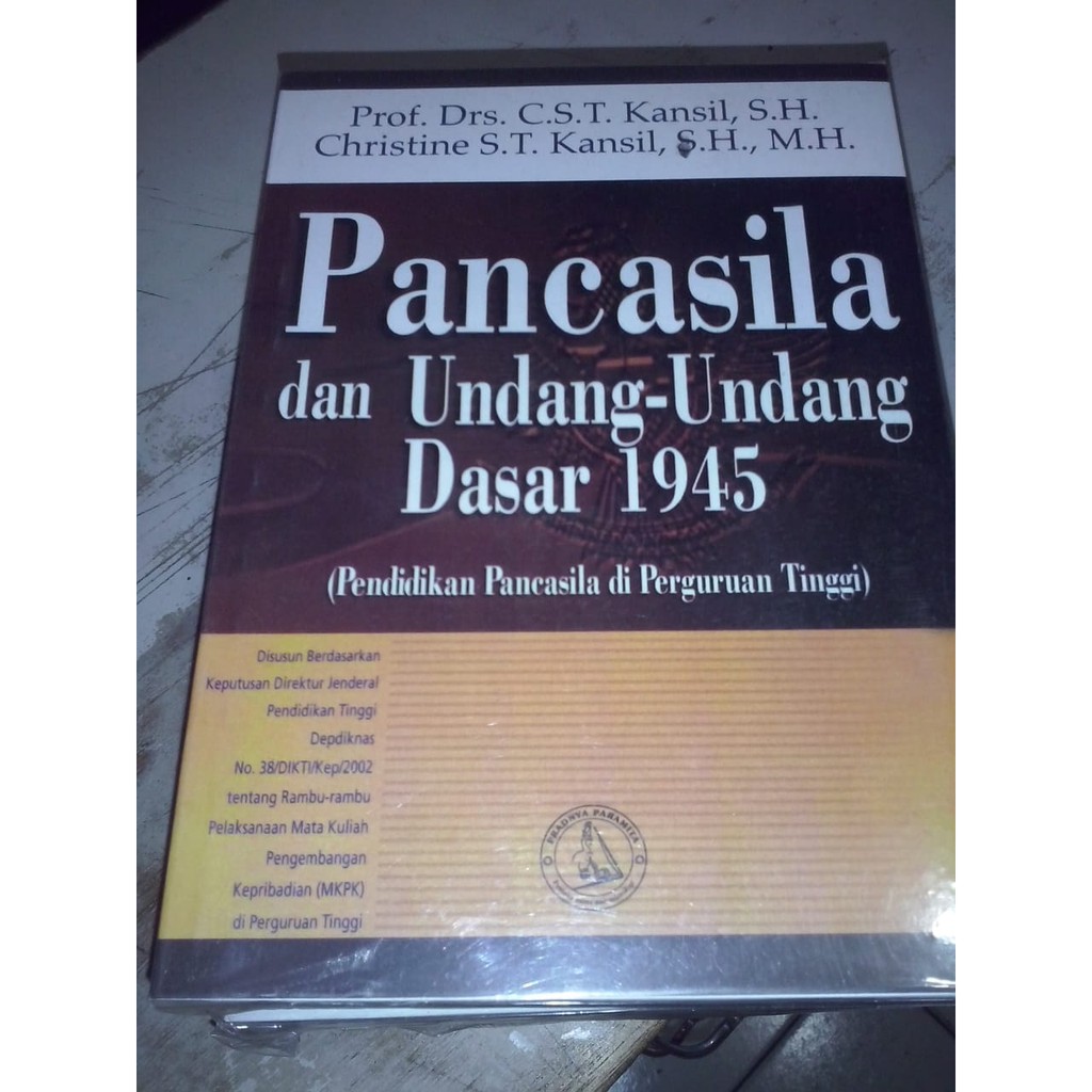 Buku Pancasila dan UUD 1945