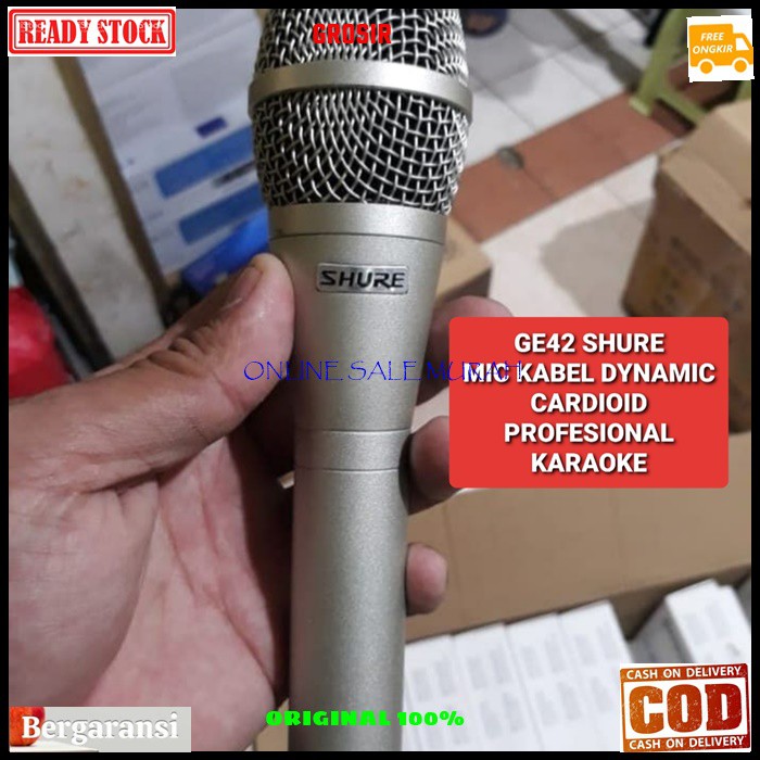 G42 Shure Mic kabel sound system Microphone dynamic cardioid profesional karaoke vocal vocal audio mik pengeras suara pro profesional vokal mikrophone G42   BISA DIGUNAKAN SEGALA JENIS AUDIO SOUND  LANGSUNG NYALA TANPA PAKAI BATERAI  Bahan dari besi metal