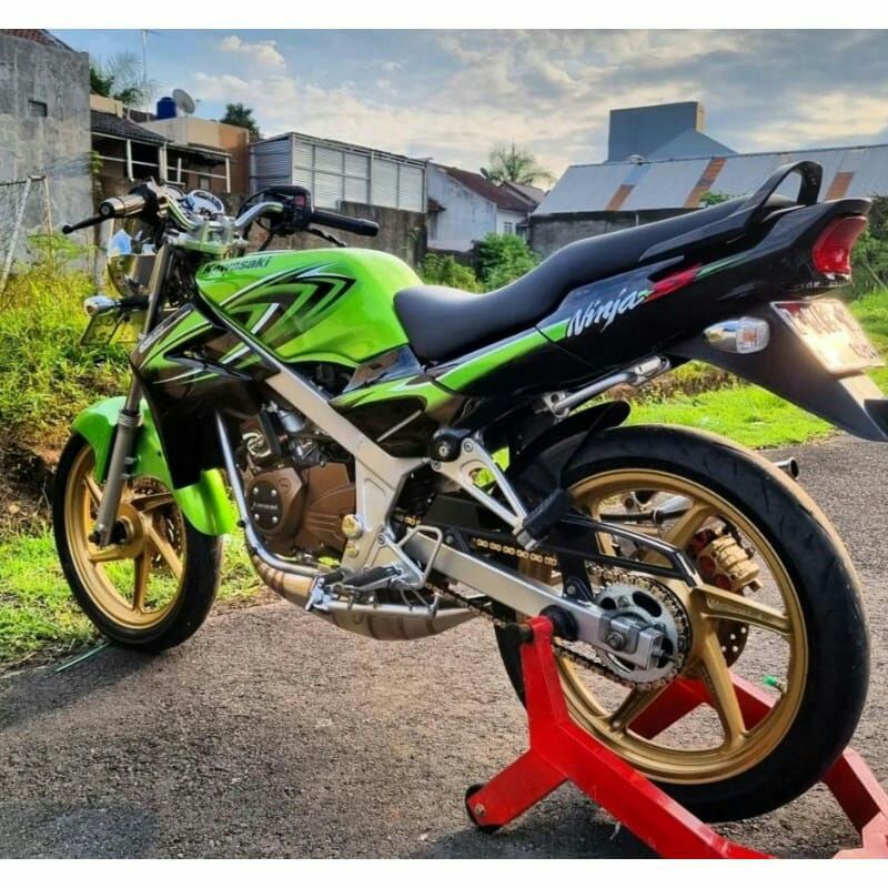 striping  sticker lis body ninja SS 2011 hitam hijau
