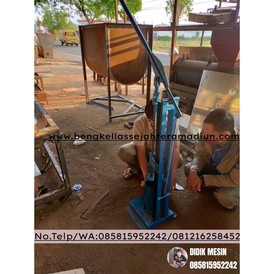 Alat Press Baglog Jamur Manual