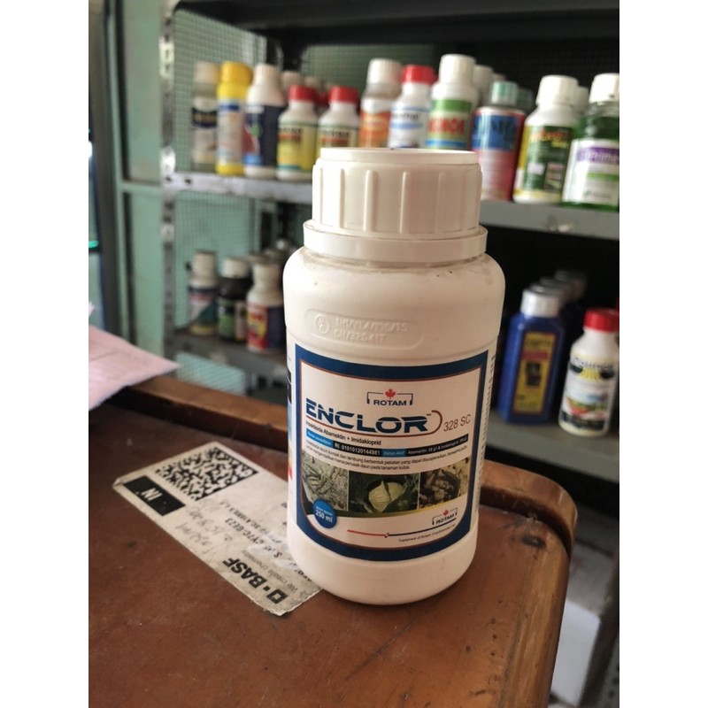 Insektisida Enclor pembasmi hama